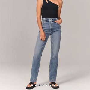 Abercrombie 90s Ultra High Rise Jeans in Medium Wash
